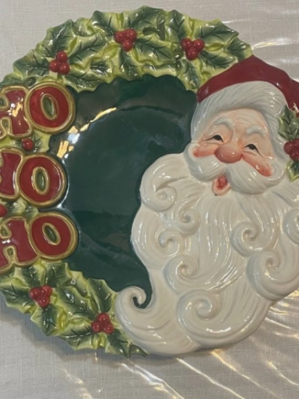 Festive Santa Wreath Ceramic Platter — Green & Red Holiday Decor